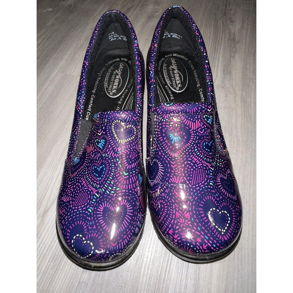 Easy Works By Easy Street 11 Wide Leeds Hearts Non Slip Non Marking Comfort Clog